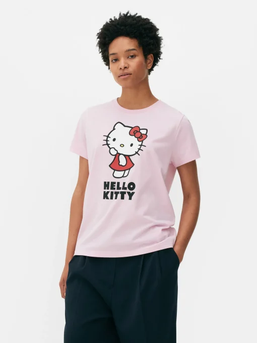 Hello Kitty Graphic T-Shirt