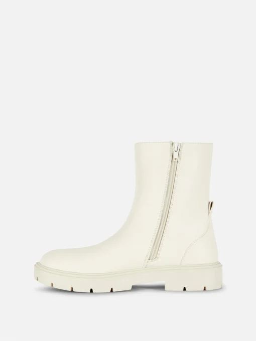 Side Zip Chelsea Boots