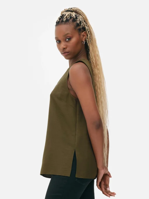 Sleeveless Scoop Neck Blouse